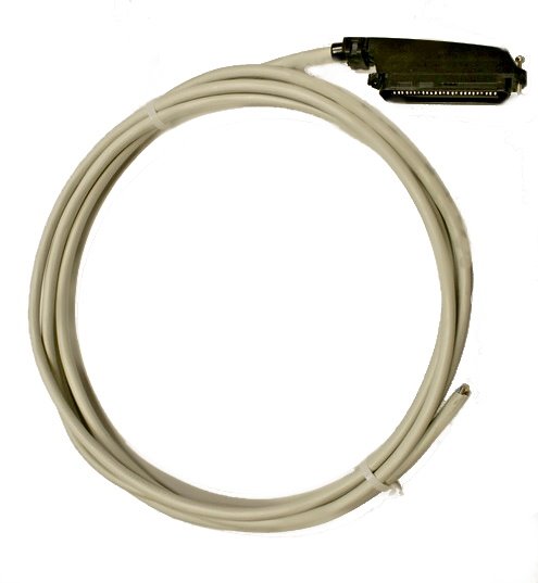Kabel 25P s konektorem TELCO M50 90° typ plné osazení 15M